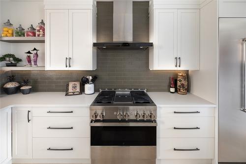 3605 Boxwood Road, Kelowna, BC - Indoor Photo Showing Kitchen