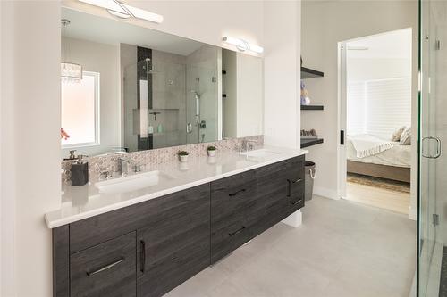 3605 Boxwood Road, Kelowna, BC - Indoor Photo Showing Bathroom