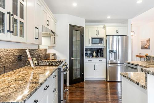 17-3512 Ridge Boulevard, West Kelowna, BC - Indoor Photo Showing Kitchen With Upgraded Kitchen