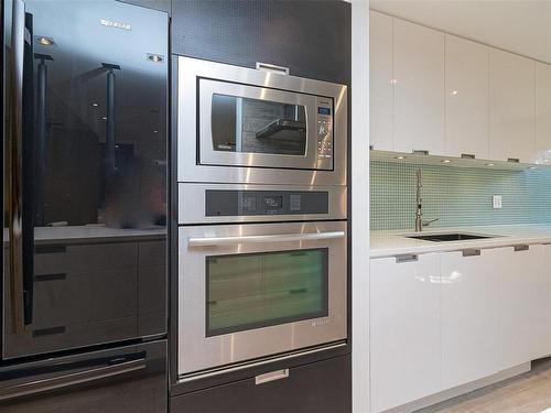 408-1149 Rockland Ave, Victoria, BC - Indoor Photo Showing Kitchen