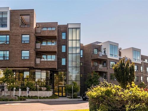 308-2285 Bowker Ave, Oak Bay, BC - Outdoor With Balcony With Facade