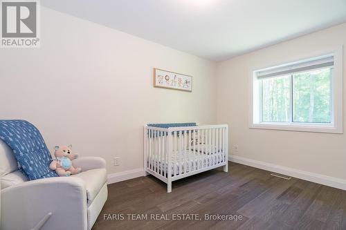 218 Peter Street E, Oro-Medonte, ON - Indoor Photo Showing Bedroom