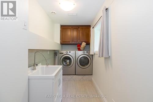 218 Peter Street E, Oro-Medonte, ON - Indoor Photo Showing Laundry Room