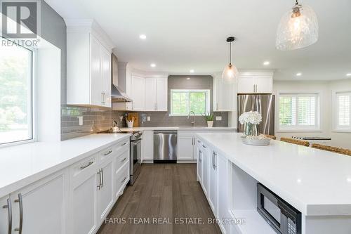 218 Peter Street E, Oro-Medonte, ON - Indoor Photo Showing Kitchen With Stainless Steel Kitchen With Upgraded Kitchen