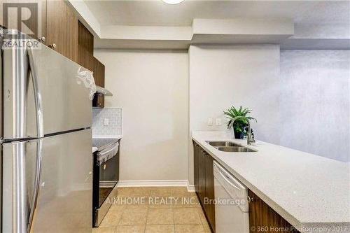 116 Unity Gardens Drive, Markham (Village Green-South Unionville), ON - Indoor Photo Showing Kitchen With Double Sink