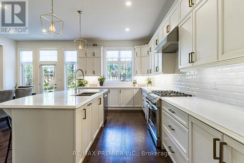 23 Grace Lake Court, Vaughan, ON - Indoor Photo Showing Kitchen With Double Sink With Upgraded Kitchen