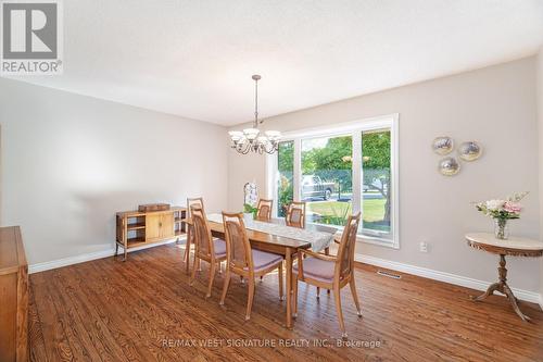 17 Mandalane Drive, Bradford West Gwillimbury, ON - Indoor Photo Showing Dining Room