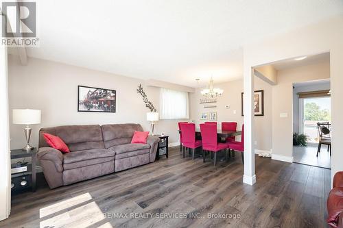 42 Jefferson Road, Brampton, ON - Indoor Photo Showing Living Room