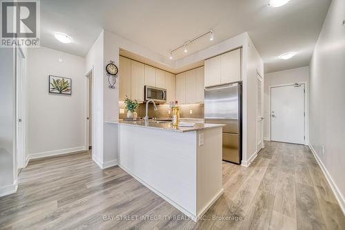 611 - 4633 Glen Erin Drive, Mississauga, ON - Indoor Photo Showing Kitchen