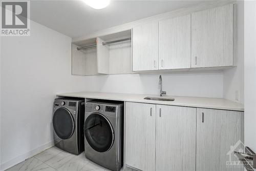 525 Supernova Street, Ottawa, ON - Indoor Photo Showing Laundry Room