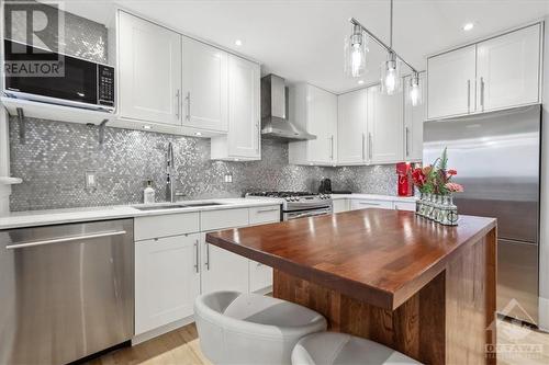 Second level kitchen - 247 First Avenue, Ottawa, ON - Indoor Photo Showing Kitchen With Upgraded Kitchen