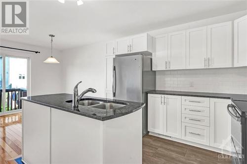 311 Twilight Avenue, Russell, ON - Indoor Photo Showing Kitchen With Double Sink With Upgraded Kitchen