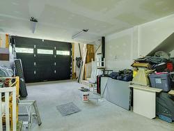 Garage - 