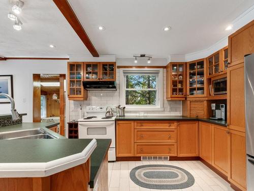 Kitchen - 2118  - 2120 Mtée Des Quatre-Lacs, Saint-Adolphe-D'Howard, QC - Indoor Photo Showing Kitchen With Double Sink