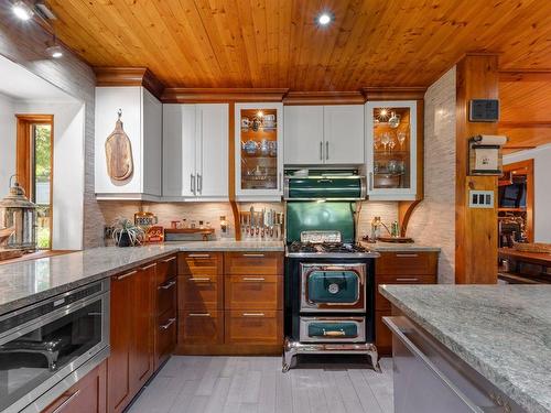 Kitchen - 2118  - 2120 Mtée Des Quatre-Lacs, Saint-Adolphe-D'Howard, QC - Indoor Photo Showing Kitchen