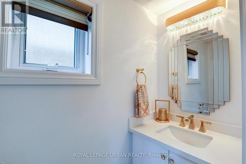 24 Stanhope Avenue, Toronto (Broadview North), ON - Indoor Photo Showing Bathroom