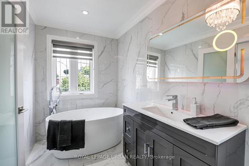 24 Stanhope Avenue, Toronto (Broadview North), ON - Indoor Photo Showing Bathroom