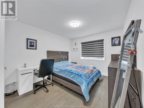 1541 Clearwater Avenue, Windsor, ON - Indoor Photo Showing Bedroom