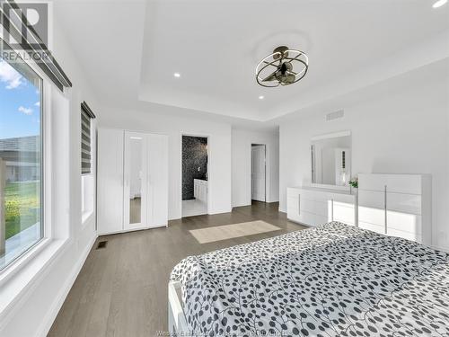 1541 Clearwater Avenue, Windsor, ON - Indoor Photo Showing Bedroom