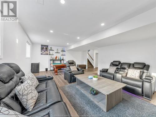 1541 Clearwater Avenue, Windsor, ON - Indoor Photo Showing Living Room