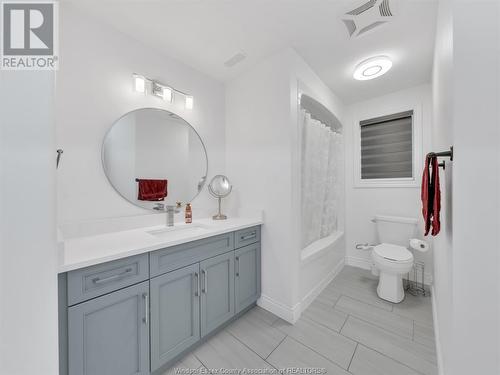 1541 Clearwater Avenue, Windsor, ON - Indoor Photo Showing Bathroom