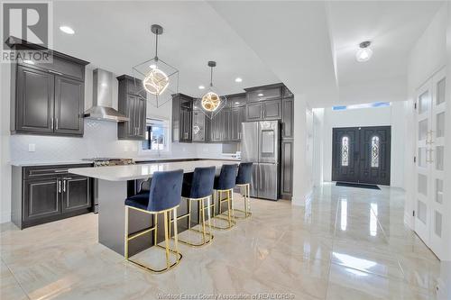 919 Lakewood Crescent, Lakeshore, ON - Indoor Photo Showing Kitchen With Upgraded Kitchen