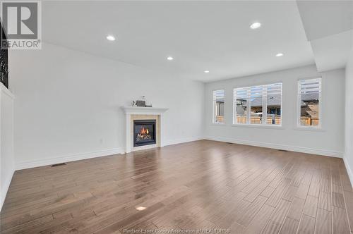 919 Lakewood Crescent, Lakeshore, ON - Indoor Photo Showing Living Room With Fireplace