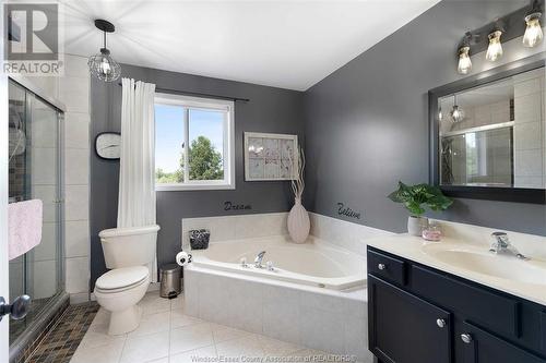 225 Golfview Drive, Amherstburg, ON - Indoor Photo Showing Bathroom