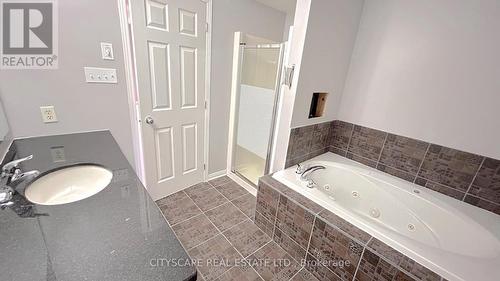 133 Braddock Private, Ottawa (Nepean), ON - Indoor Photo Showing Bathroom