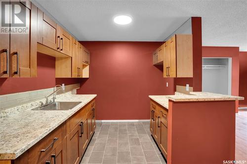 105 2911 Harding Street, Regina, SK - Indoor Photo Showing Kitchen