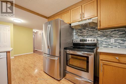 16 Tecumseth Pines Drive, New Tecumseth, ON - Indoor Photo Showing Kitchen