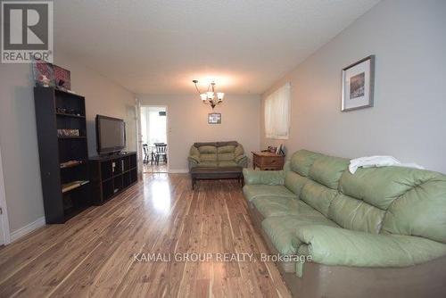 257 London Road, Newmarket, ON - Indoor Photo Showing Living Room