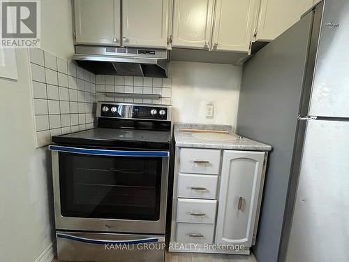 257 London Road, Newmarket, ON - Indoor Photo Showing Kitchen