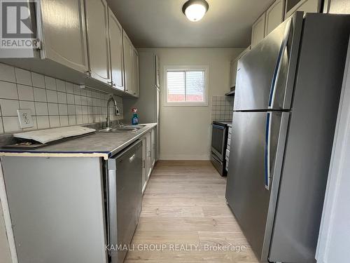 257 London Road, Newmarket, ON - Indoor Photo Showing Kitchen