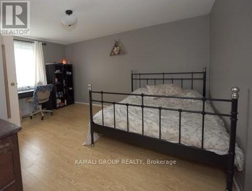 257 London Road, Newmarket, ON - Indoor Photo Showing Bedroom