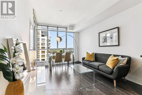 1202 - 99 South Town Centre Boulevard, Markham (Unionville), ON - Indoor Photo Showing Living Room