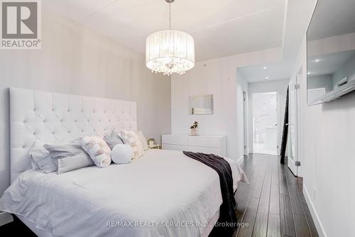 503 - 588 Annette Street, Toronto (Runnymede-Bloor West Village), ON - Indoor Photo Showing Bedroom