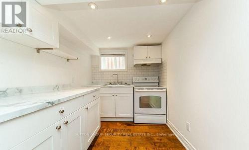 23 Cloverhill Road, Toronto, ON - Indoor Photo Showing Kitchen