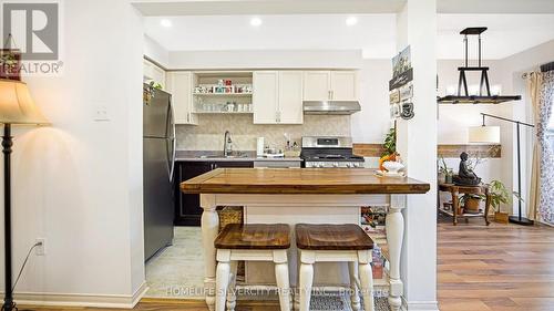 52 - 200 Cresthaven Road, Brampton, ON - Indoor Photo Showing Kitchen