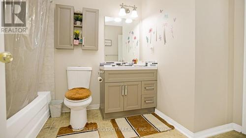 52 - 200 Cresthaven Road, Brampton, ON - Indoor Photo Showing Bathroom