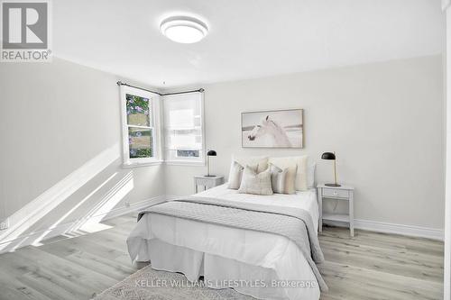 100 Lincoln Place, London, ON - Indoor Photo Showing Bedroom