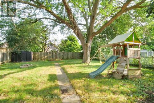 100 Lincoln Place, London, ON - Outdoor With Backyard