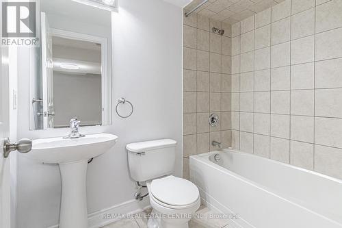 95 - 1380 Costigan Road, Milton (Clarke), ON - Indoor Photo Showing Bathroom