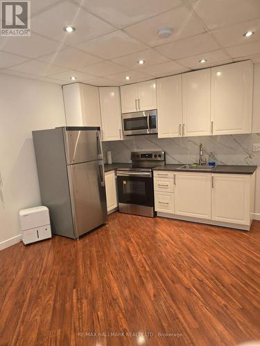 61 Fergus Avenue, Richmond Hill (Oak Ridges Lake Wilcox), ON - Indoor Photo Showing Kitchen With Double Sink