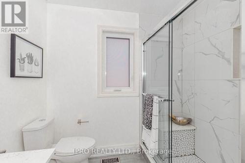 7156 Village Walk, Mississauga, ON - Indoor Photo Showing Bathroom