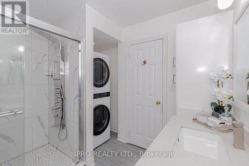 7156 Village Walk, Mississauga, ON - Indoor Photo Showing Laundry Room