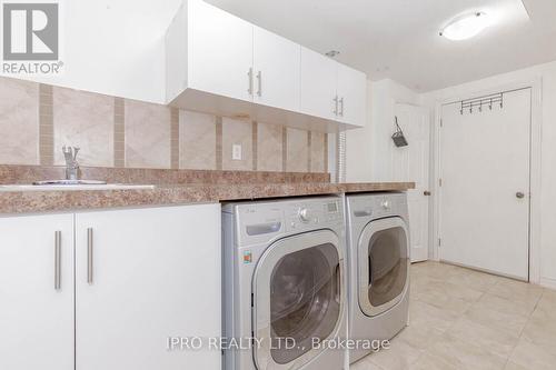 7156 Village Walk, Mississauga, ON - Indoor Photo Showing Laundry Room