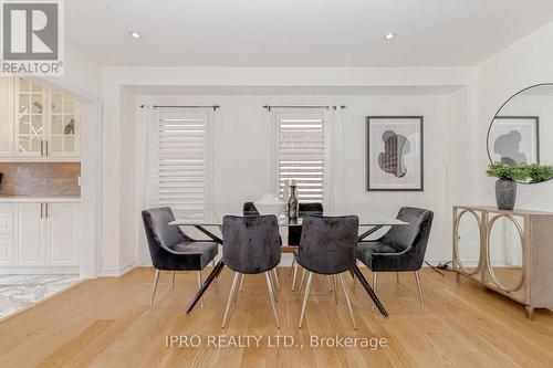 7156 Village Walk, Mississauga, ON - Indoor Photo Showing Dining Room