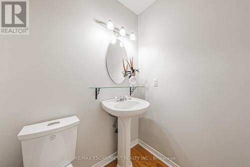 8 - 4194 Longmoor Drive, Burlington, ON - Indoor Photo Showing Bathroom