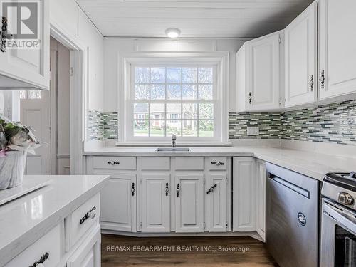 804 Shadeland Avenue, Burlington (Lasalle), ON - Indoor Photo Showing Kitchen